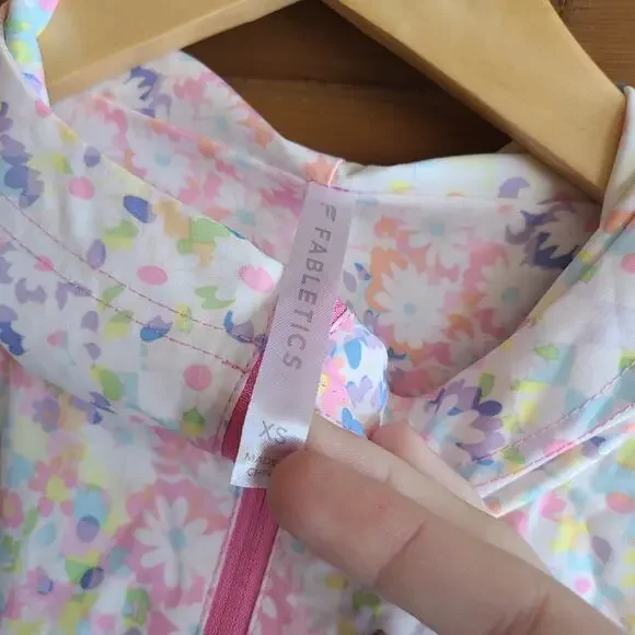 Fabletics Jacket Rosa Daisy Floral Pastel Rainbow Half Zip Hooded Athleisure Top - Picture 3 of 6